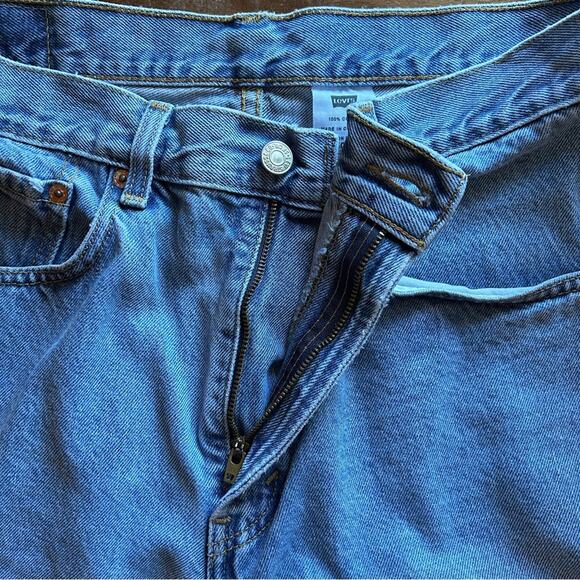 Levi’s Vintage 505 Regular Fit Light Wash 8-Inch Inseam Denim Shorts Size W32 - Picture 9 of 11